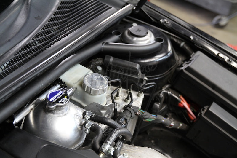 V6 2.8t Coolant Tank and Strut Bar Kit
